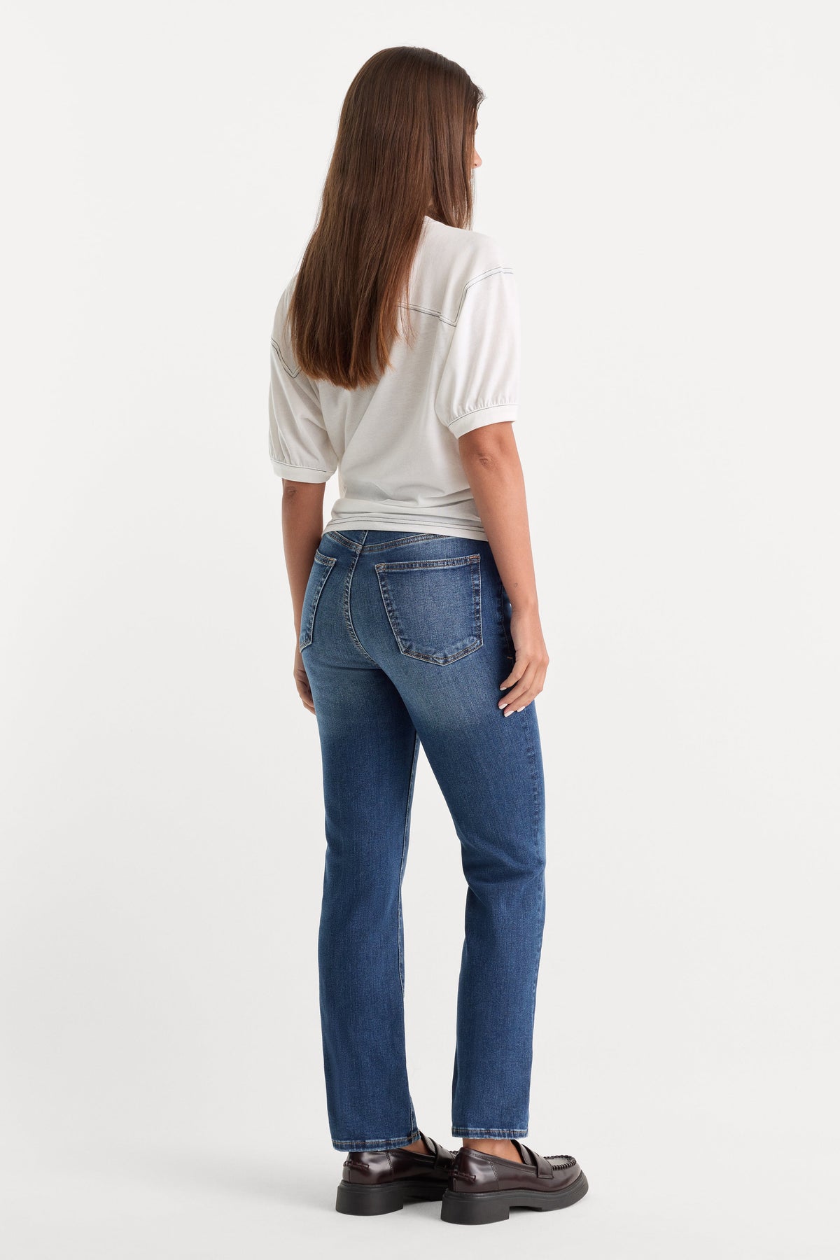 ALWAYS FITS GOOD PETITE STRAIGHT JEANS | INDIGO571