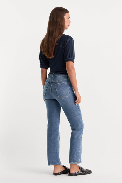ALWAYS FITS GOOD PETITE STRAIGHT JEANS | INDIGO316