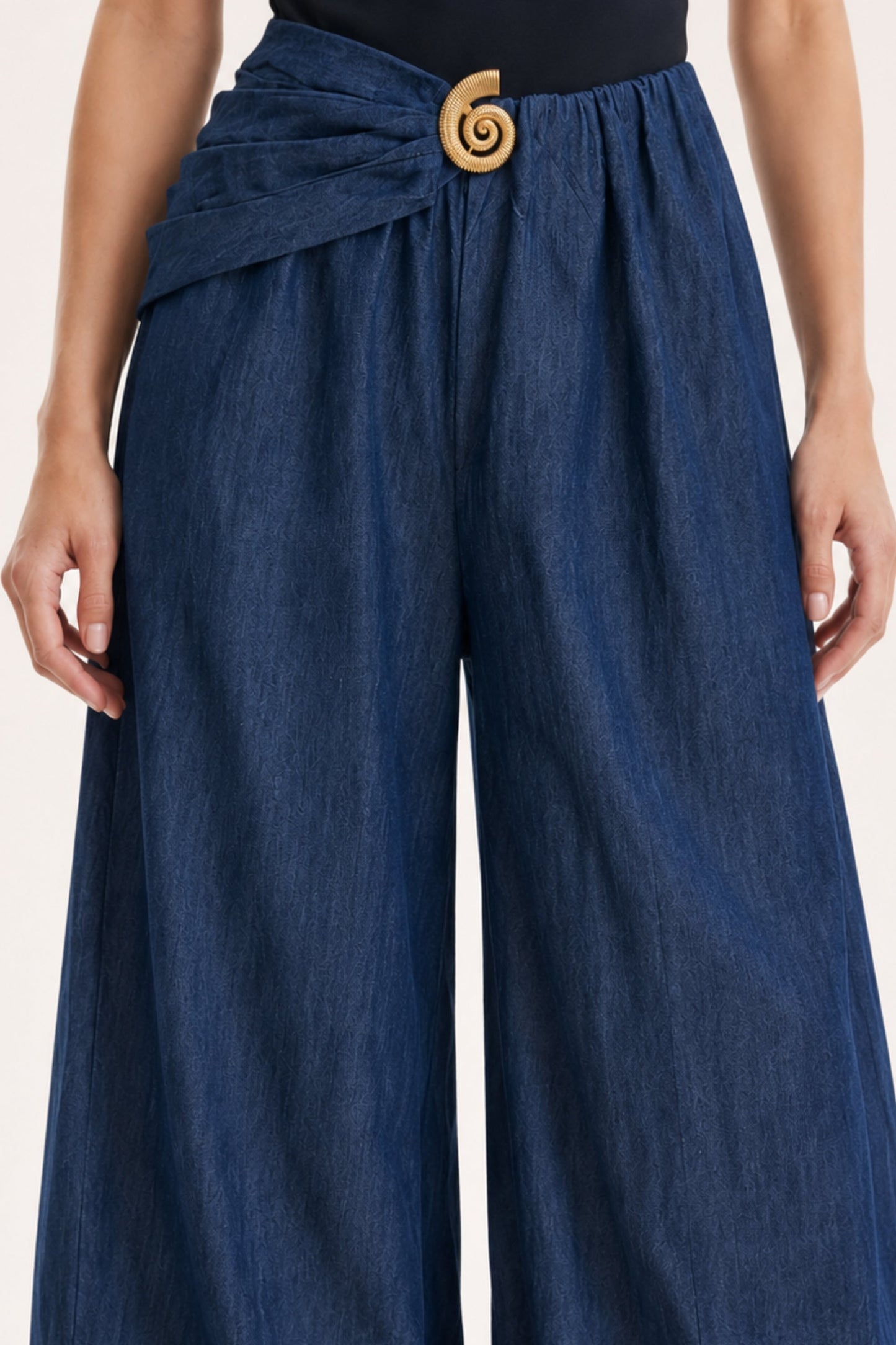 Denim Pants with Metallic brooch