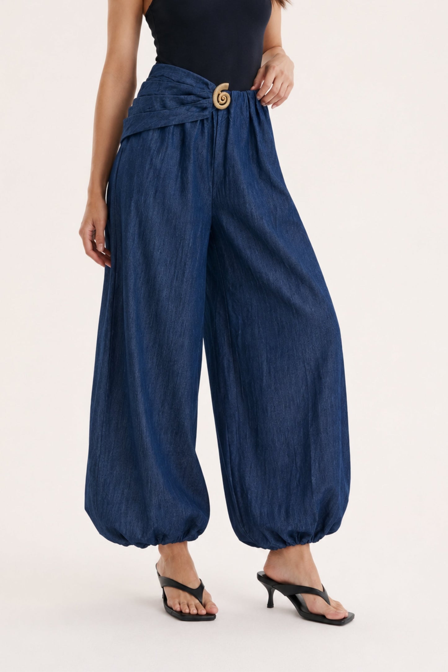 Denim Pants with Metallic brooch