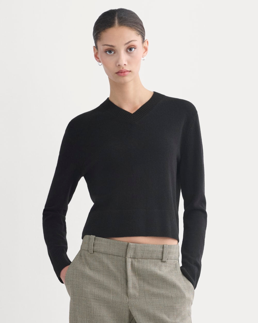 Cashmere Cropped High-V Sweater | Black