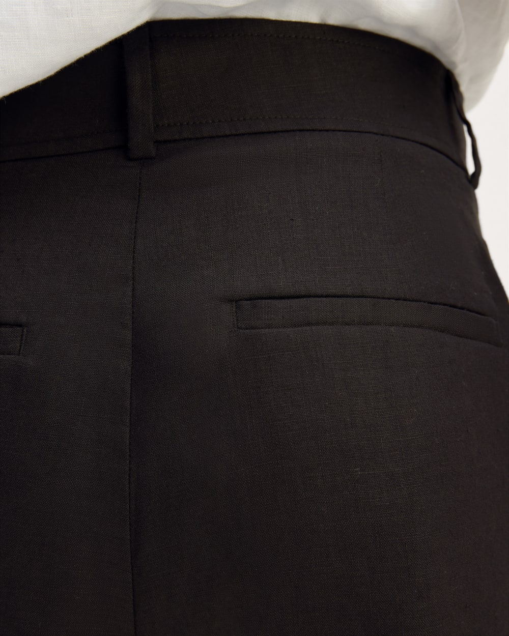The Linen Way-High® Drape Short | Black