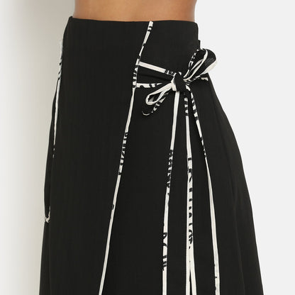 Black Asymmetrical Skirt With Contrast Piping
