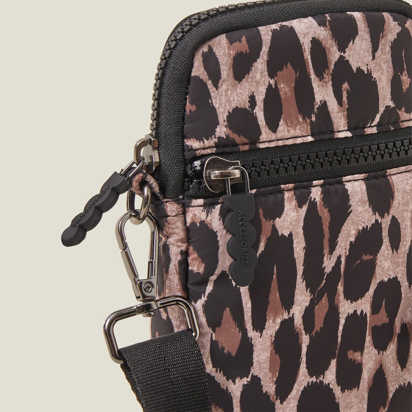 Women's Leopard Print Quilted Phone Bag