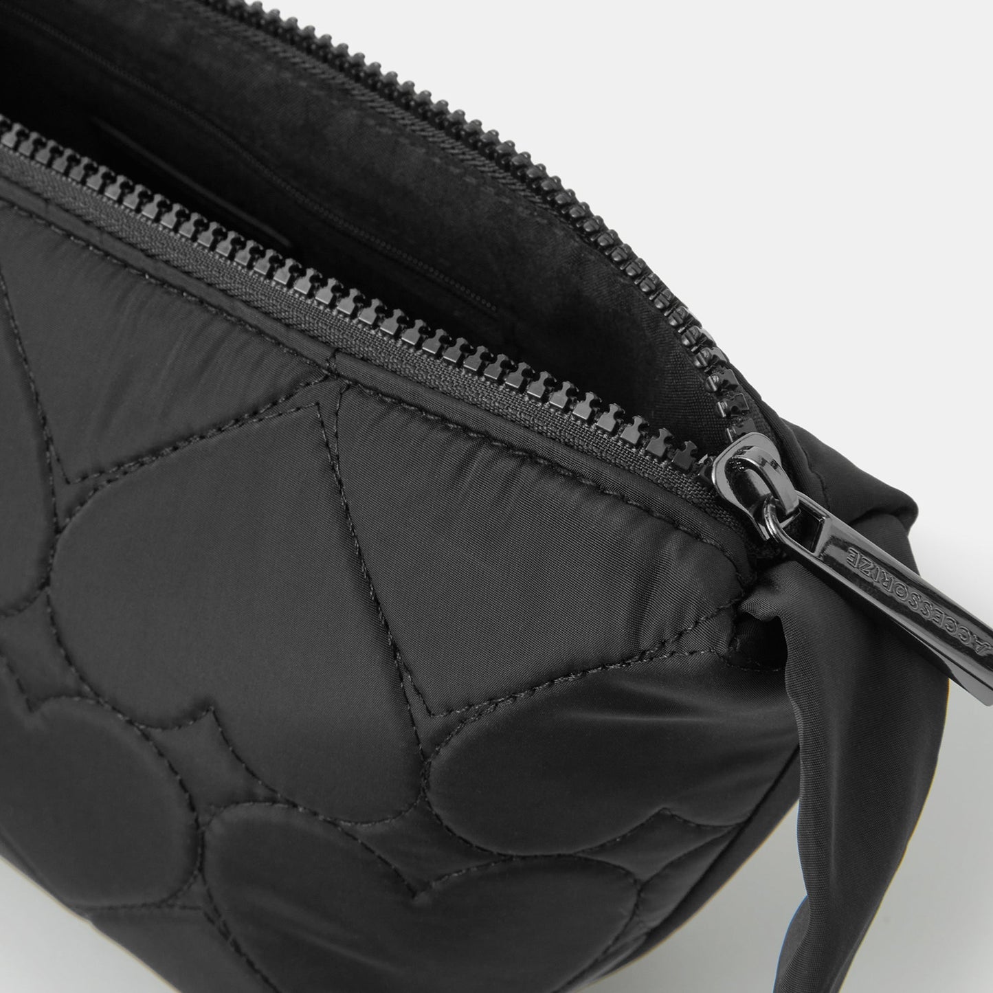 Black Heart Quilted Sling Sling Bag
