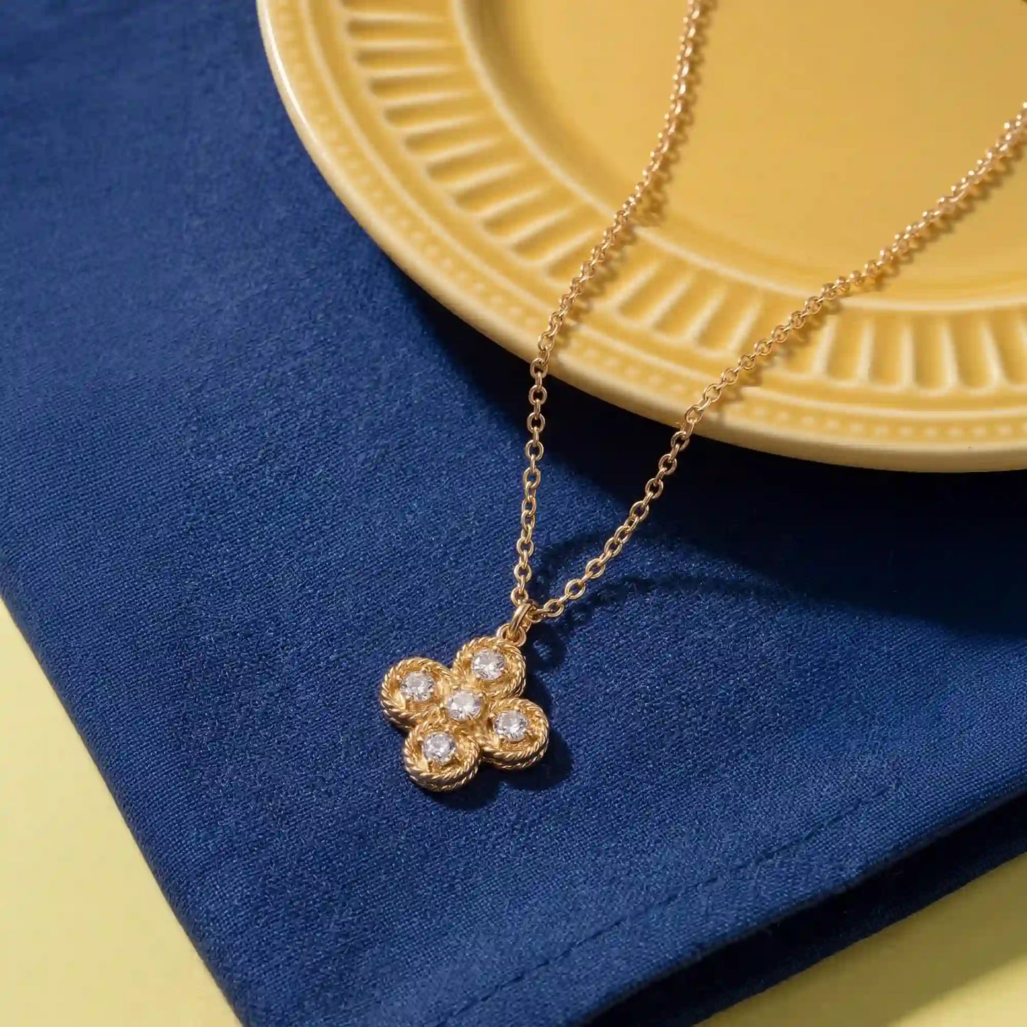Clover Pendant Necklace