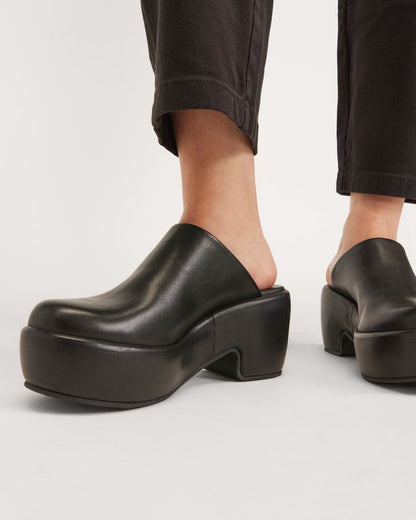 The Puffa Clog | Black