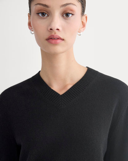 Cashmere Cropped High-V Sweater | Black