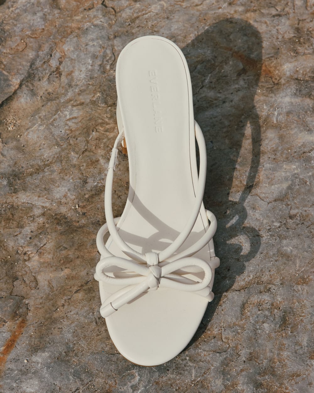 The Bow Heel | Canvas