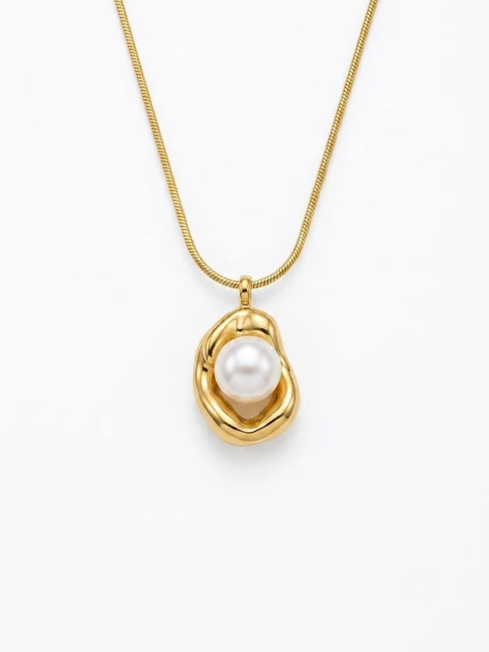Luxury Round Pearl Charm Pendant Gold Necklace